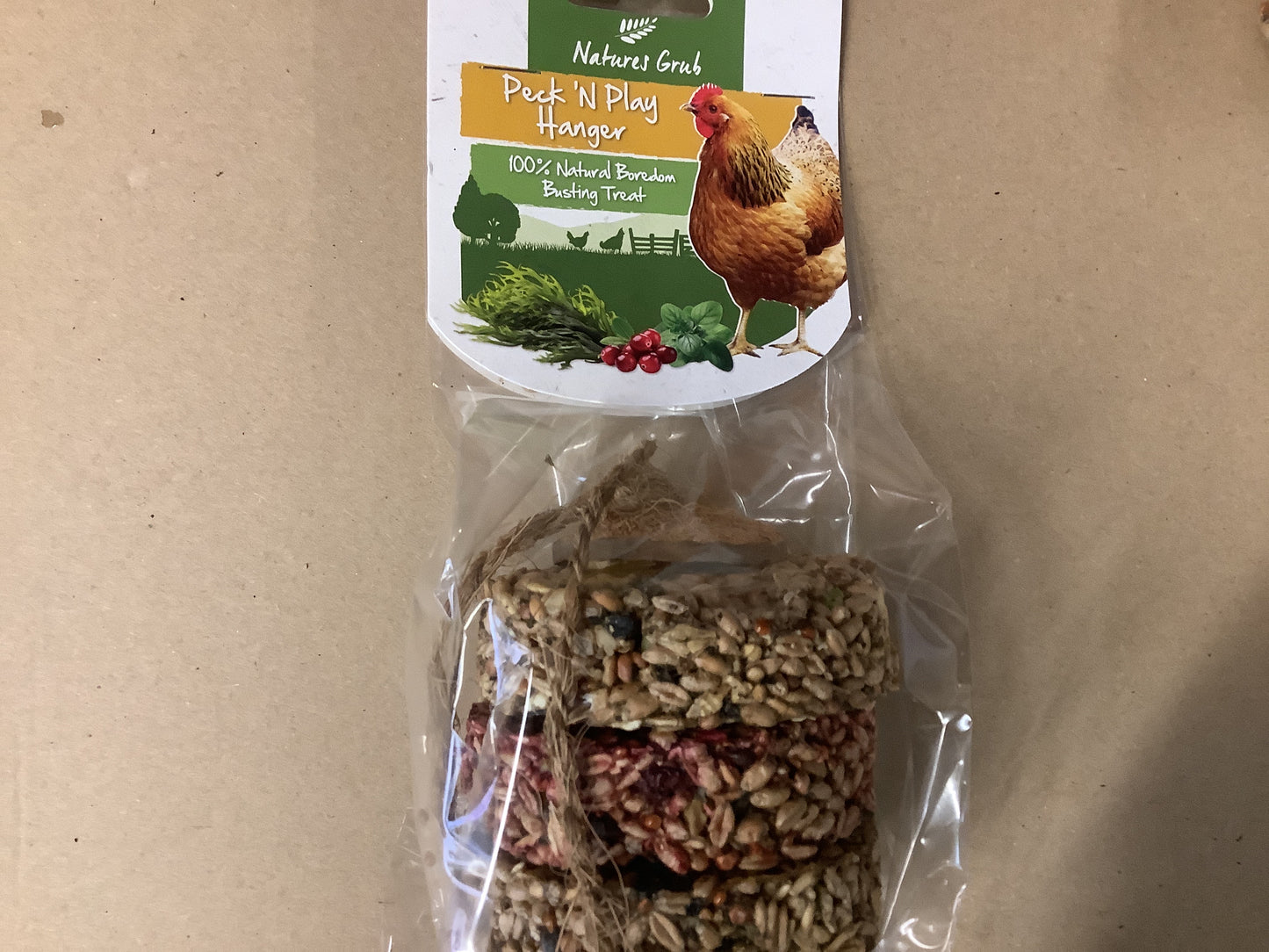 Natures Grub Peck & Play Hanger